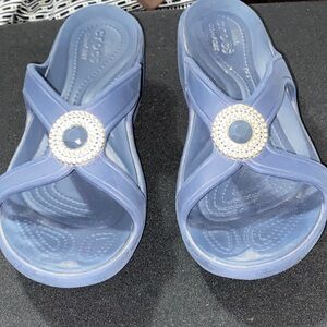 CROCS Women's Navy Blue SLIP ON WEDGE Sandals with Jewel Accent CLEAN EUC